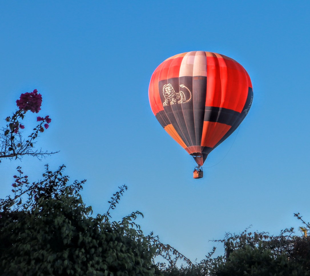 Balloon Over Los Frailes